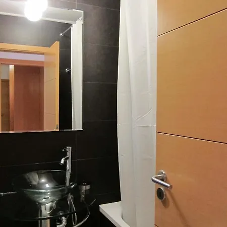 Cozy,great Location With Parking * بورتيماو